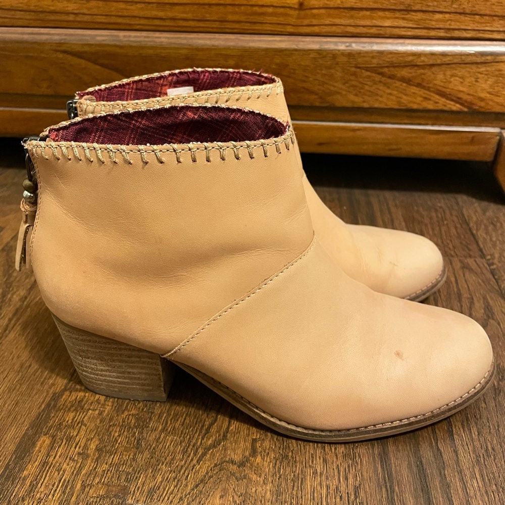 Toms Beige Ankle Booties - Size 8.5
